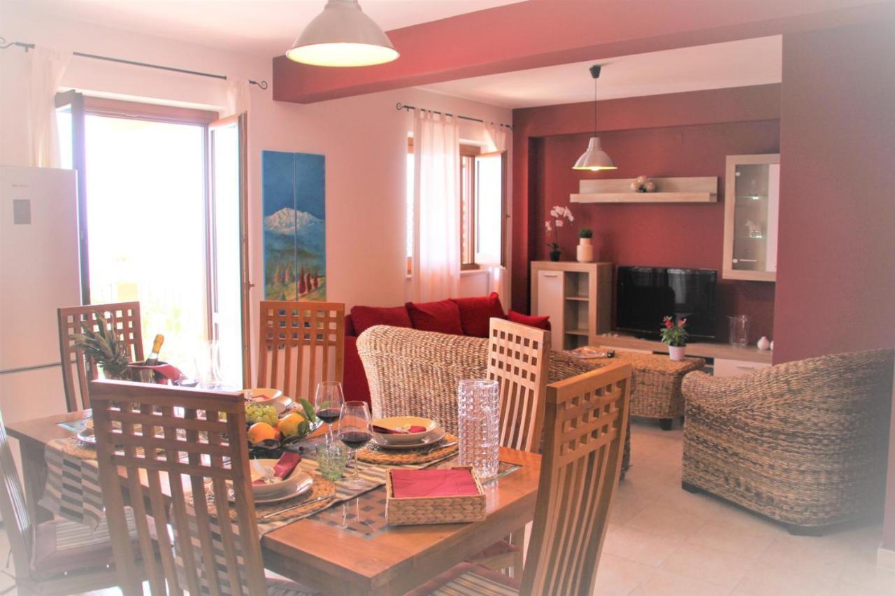 Poseidone Sea Apartment Taormina マッゼオ エクステリア 写真