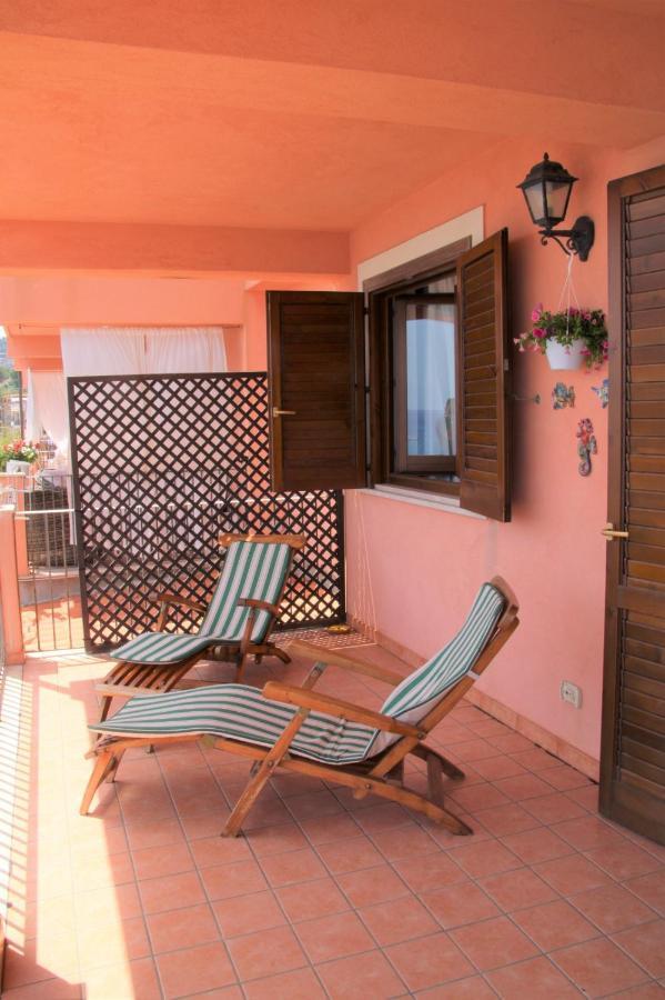 Poseidone Sea Apartment Taormina マッゼオ エクステリア 写真