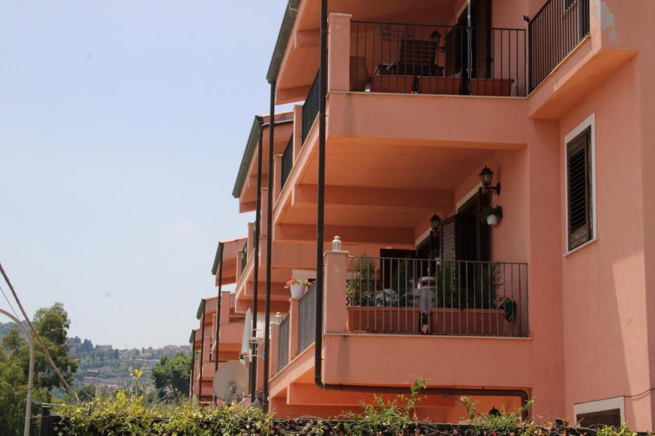 Poseidone Sea Apartment Taormina マッゼオ エクステリア 写真