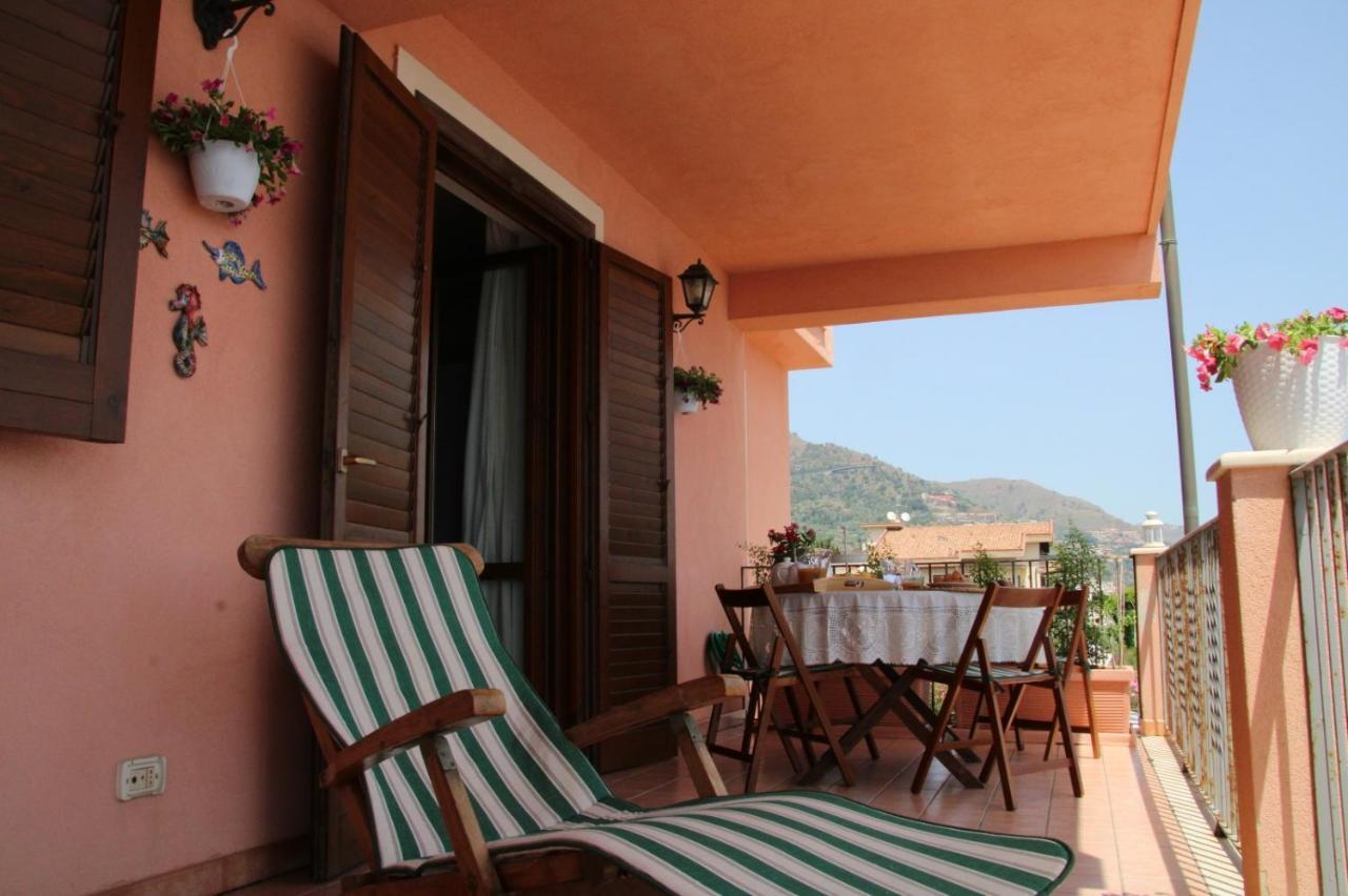 Poseidone Sea Apartment Taormina マッゼオ エクステリア 写真