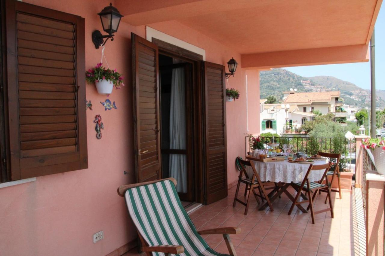Poseidone Sea Apartment Taormina マッゼオ エクステリア 写真