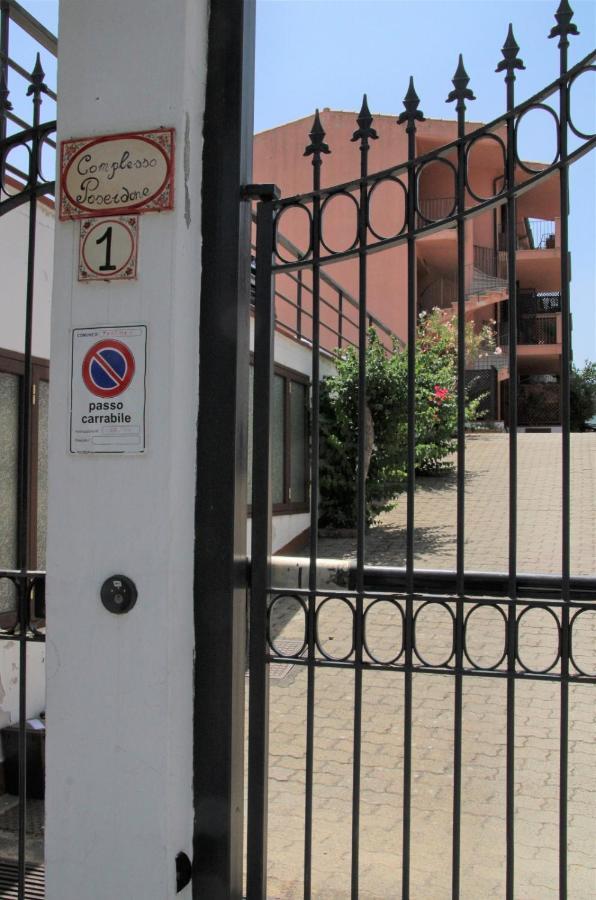 Poseidone Sea Apartment Taormina マッゼオ エクステリア 写真