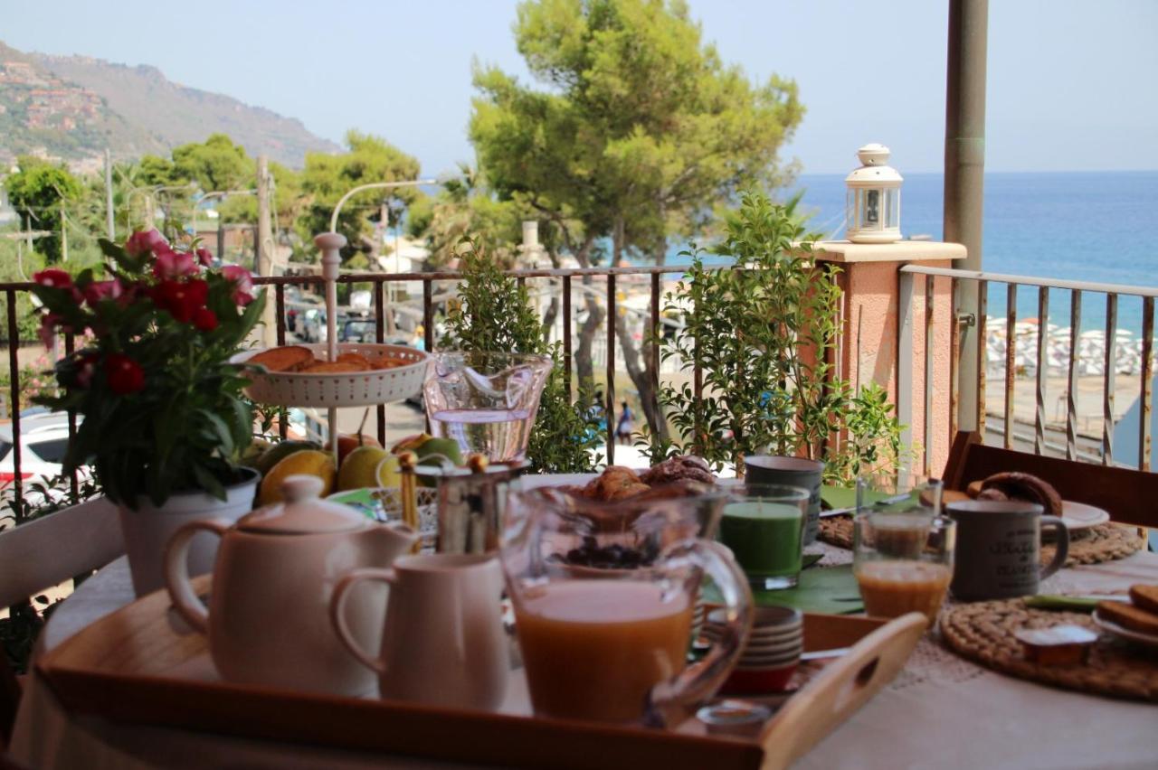Poseidone Sea Apartment Taormina マッゼオ エクステリア 写真