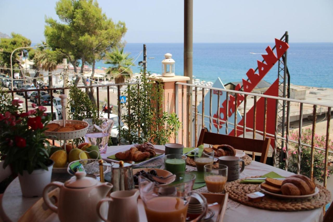 Poseidone Sea Apartment Taormina マッゼオ エクステリア 写真
